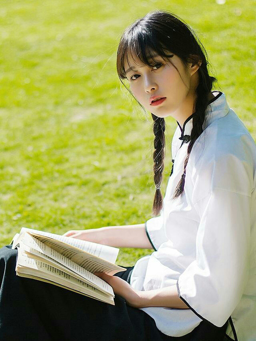 “史诗对决：东部决赛焦点战，球迷热议不断”，东部决赛队伍